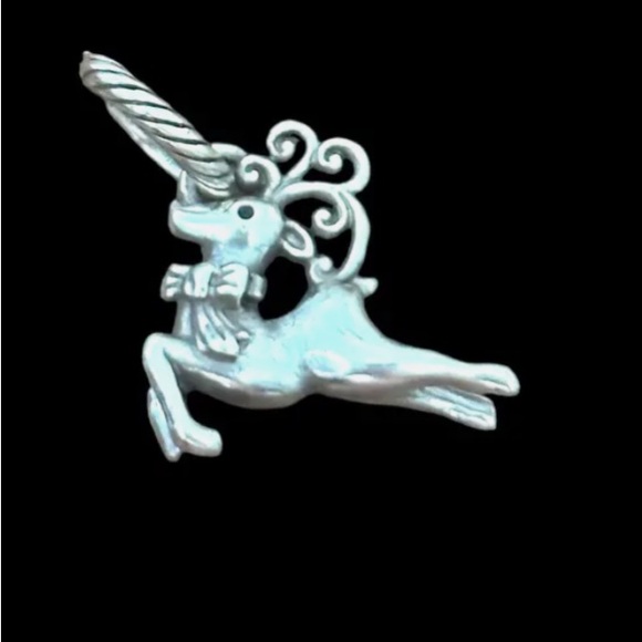 Brighton Dancer the reindeer comes with chain. Used twice. - Picture 3 of 7